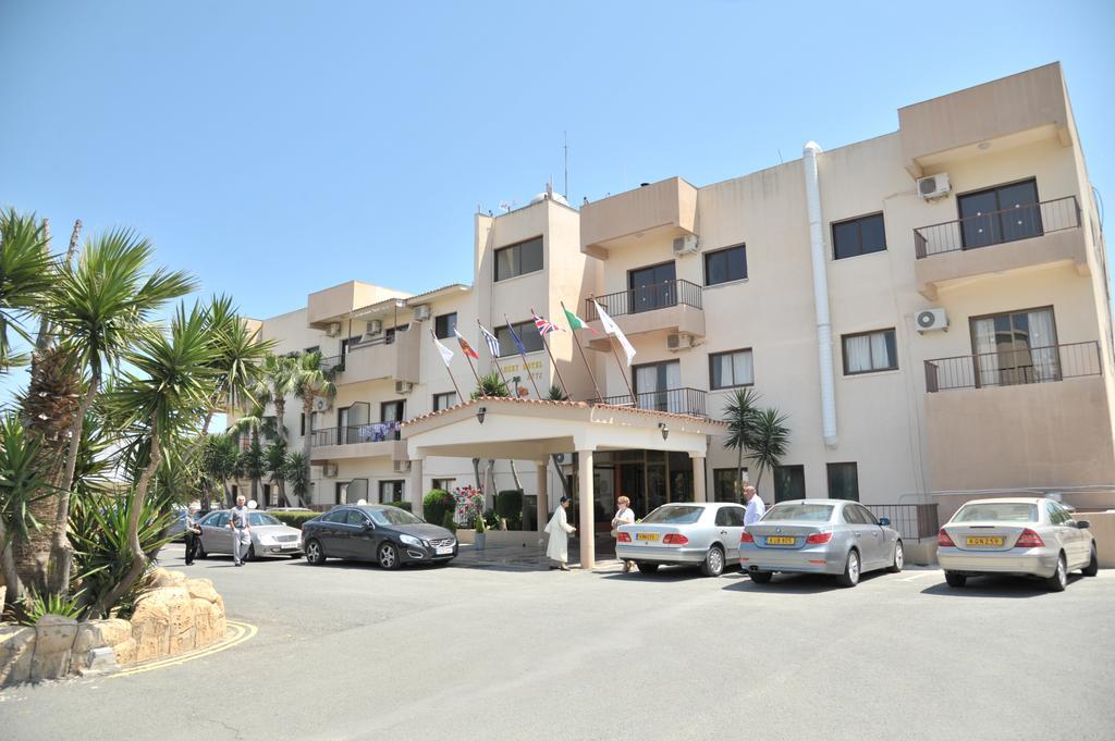 Lucky Hotel Apartments Larnaka Exterior foto